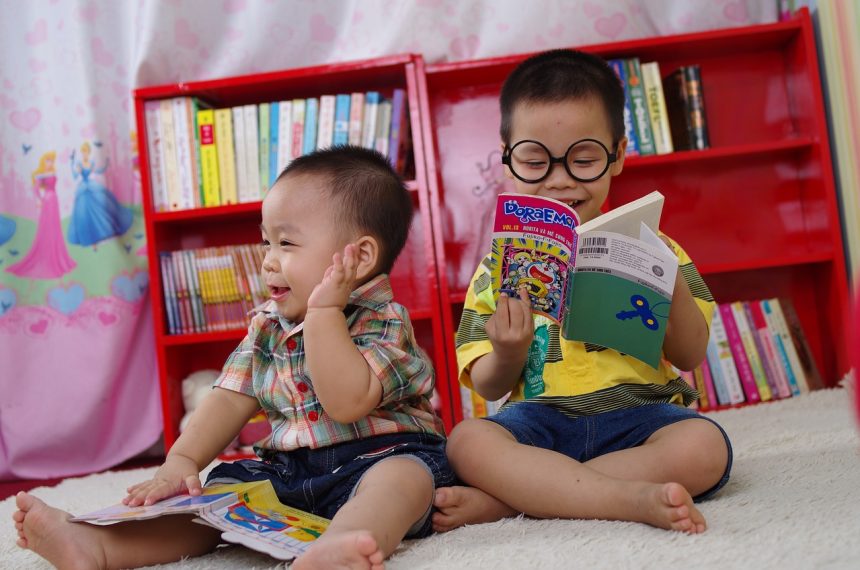 Membaca nyaring memicu anak untuk gemar membaca. (FOTO: Ilus Pixabay/jutheanh).