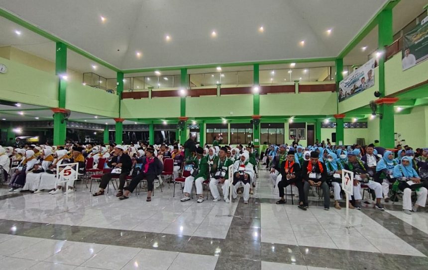Jemaah haji di Embarkasi Solo. (FOTO: Kemenag).