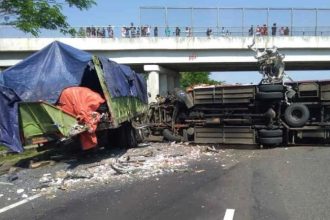 Kecelakaan lalu lintas yang menewaskan 4 orang terjadi di Tol Batang - Semarang KM 405 pagi ini, Sabtu (22/6/2024). (FOTO: Astra Cipali).