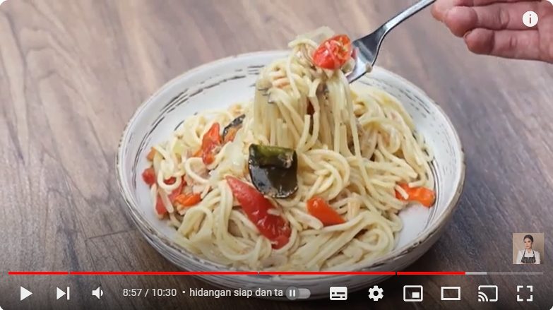Resep Pasta Tuna ala Resto dari Chef Devina Hermawan. (FOTO: Tangkapan layar Youtube Devina Hermawan/Yenny Hardiyanti).