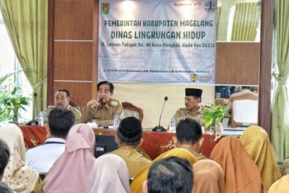 Penjabat Bupati Magelang Sepyo Achanto mendorong kinerja pegawai di Dinas Lingkungan Hidup (DLH). (FOTO: Bagian Prokompim Kabupaten Magelang).