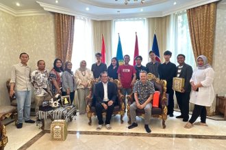 Tiga pelajar Indonesia meraih medali perak di Olimpiade Biologi Internasional 2024. (FOTO: Kedutaan Besar RI di Astana, Kazakhstan).