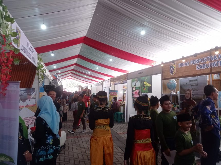 Demak Expo 2024 menampilkan produk unggulan dari sekitar 60 UMKM hingga 3 Agustus 2024/ (FOTO: Diskominfo Kab, Demak).